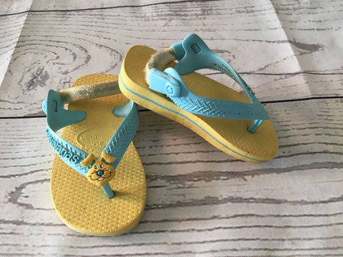 Size 5C flip flops