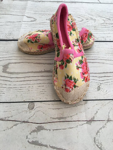 Size 8 Girls Espradilles Unworn