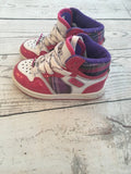 US 6 High Top Trainers