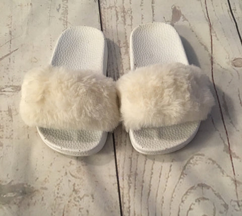 Size 7-8 Eur £24 Fluffy Sliders
